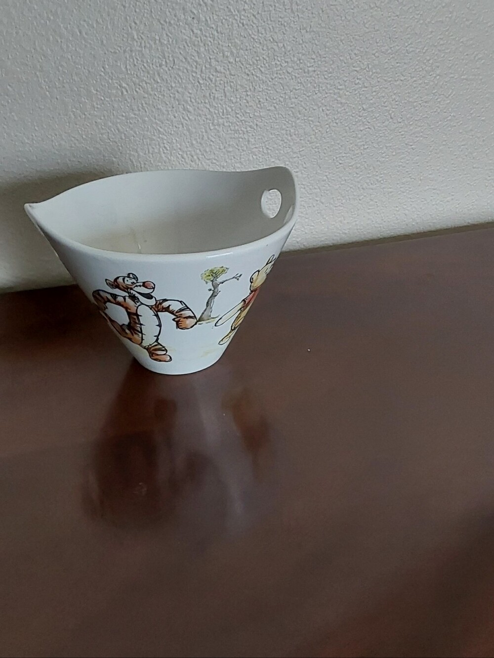 Disney Winnie The Pooh Ramen/ Noddles With Gray Eeyore Illustration